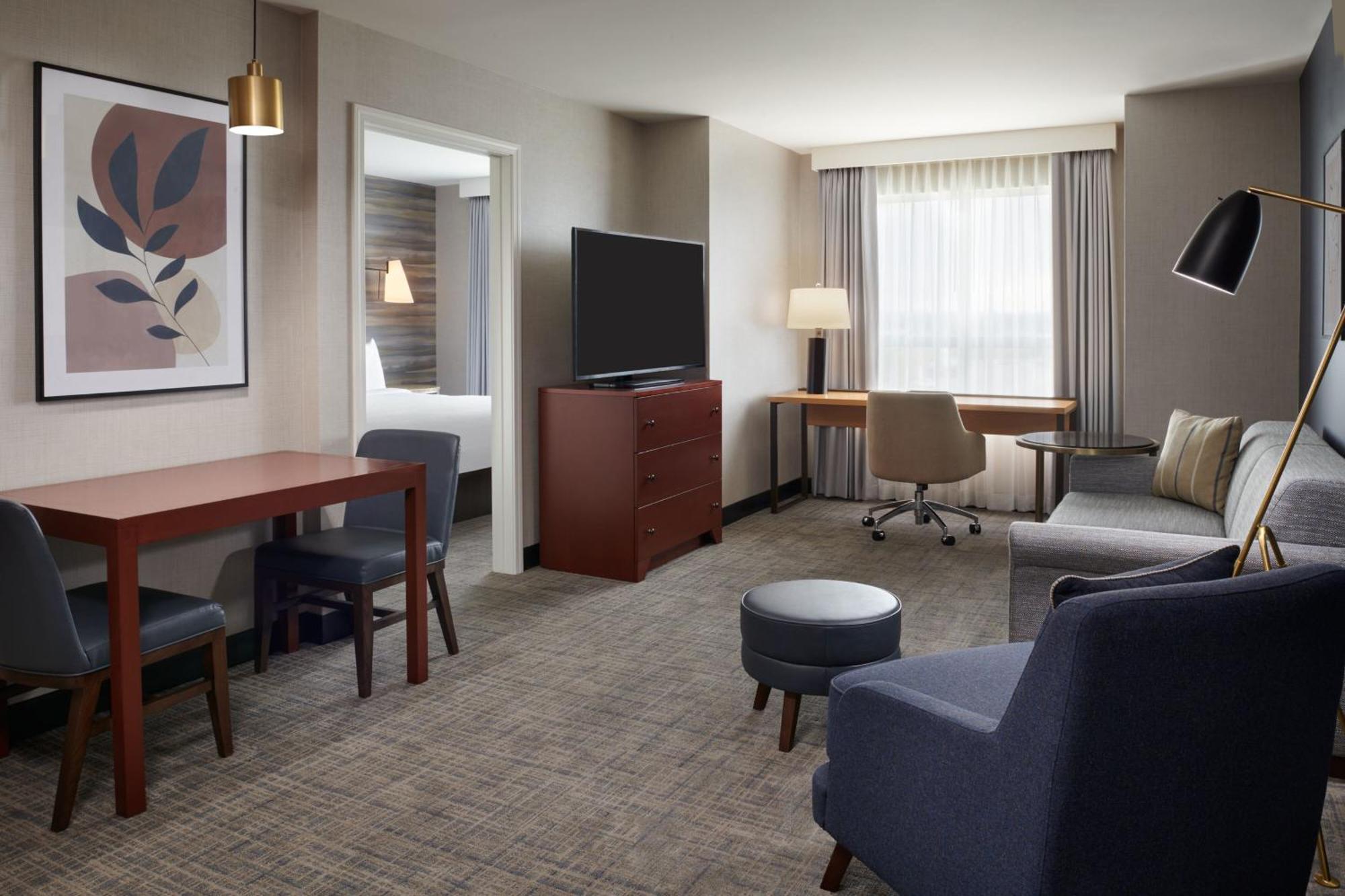 Residence Inn By Marriott Calgary Airport Экстерьер фото